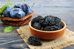 How Daily Prunes Can Influence Cholesterol and Inflammation